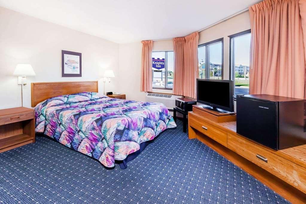 Knights Inn Mackinaw City Rum bild